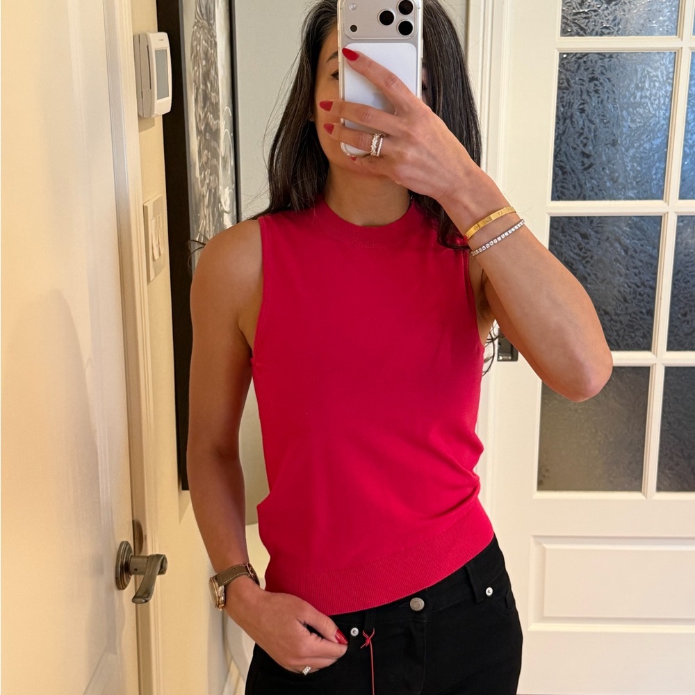 NWT Babaton Fuchsia Crewneck Knit Tank